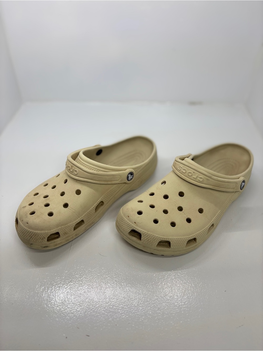 Crocs Classic Clogs Beige Bone Comfort Slip On Shoes Men’s 10 Women’s 12